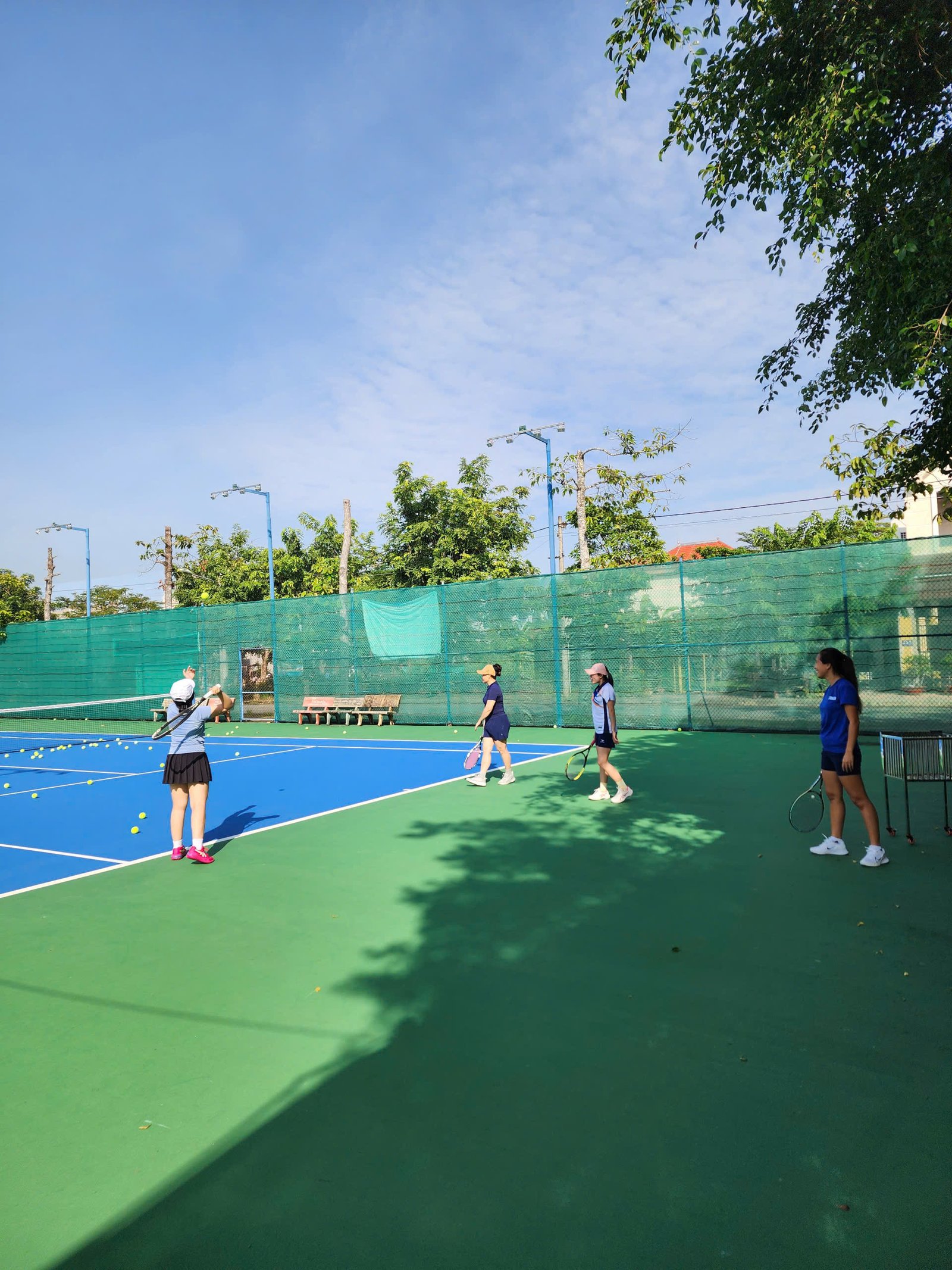 TENNIS PLAY AND STAY